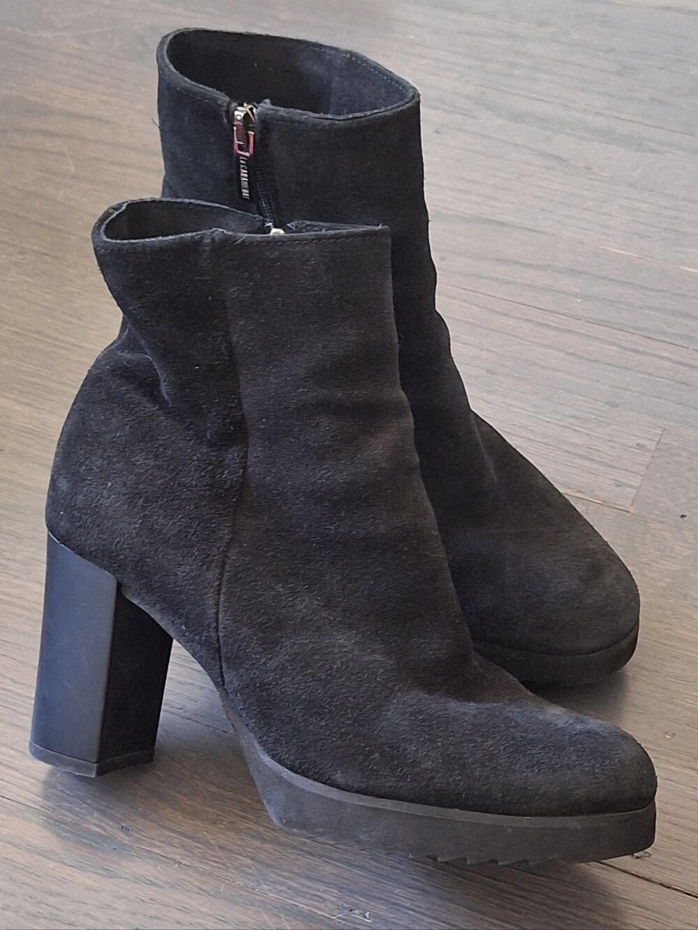 La CANADIENNE Suede Heel Boots 6
